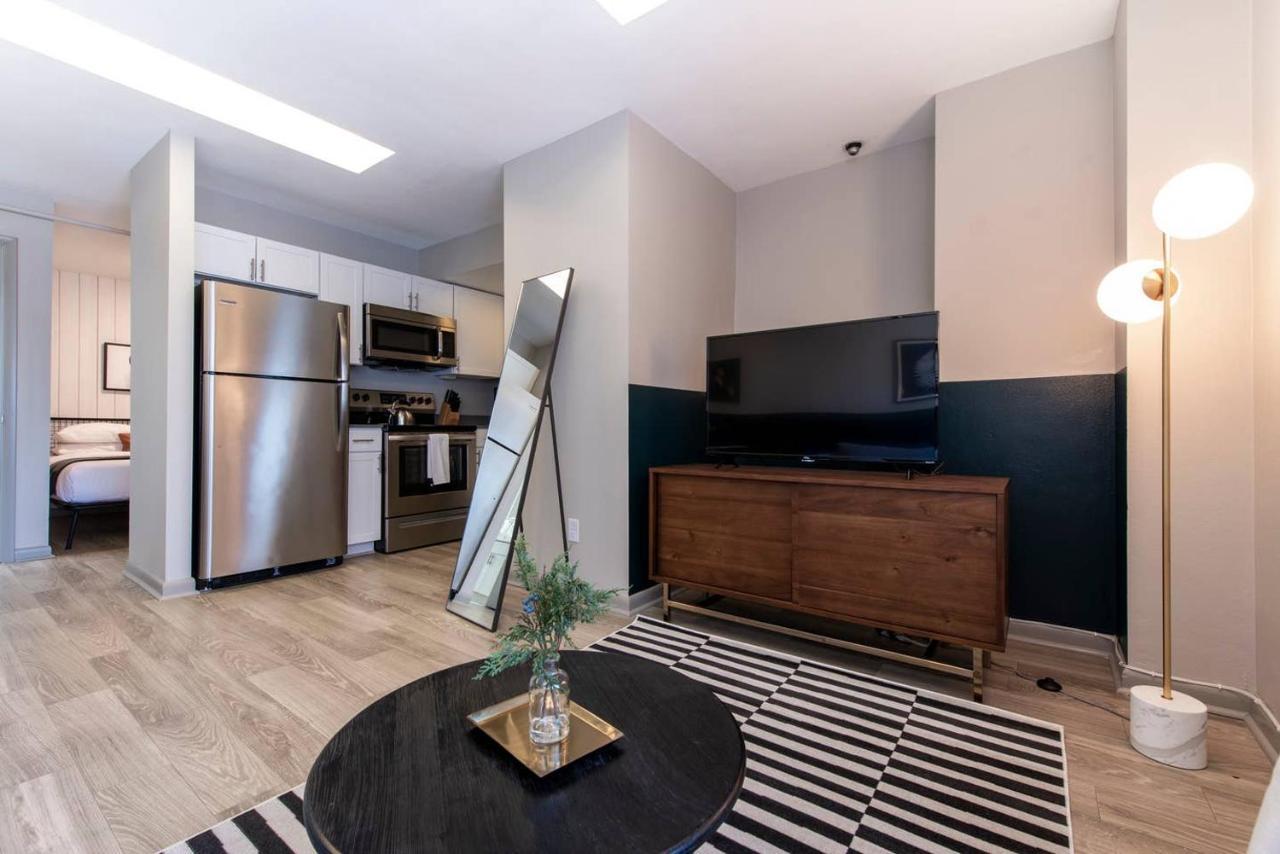 Abode Vue At 3Rd Downtown Loft Style Suite + Sleeper Sofa ลุยส์วิลล์ ภายนอก รูปภาพ